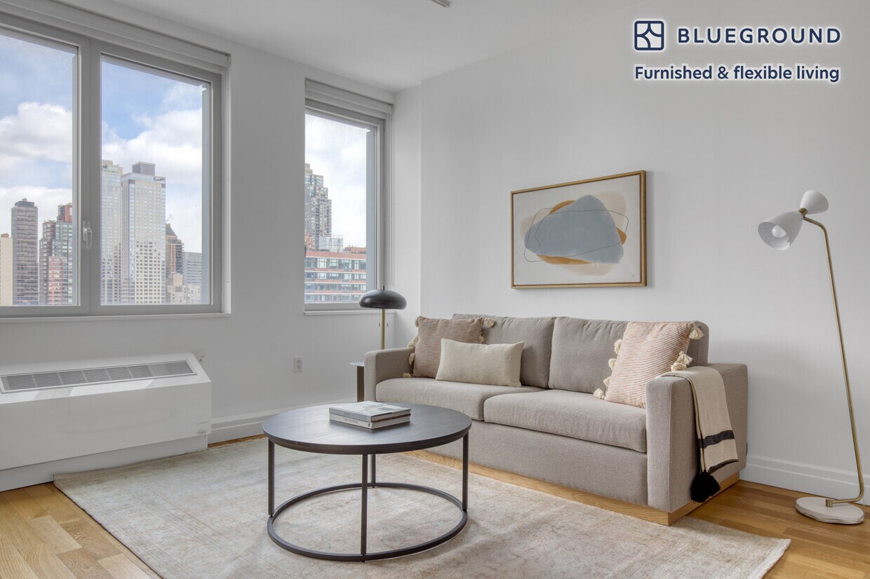 Primary Photo - 550 W 54th St
