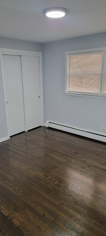 Building Photo - 5841 W Touhy Ave