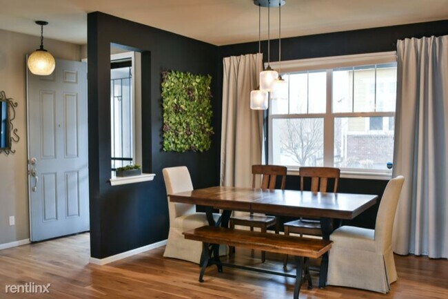 Foto del edificio - 4 br, 4 bath House - 466 Dallas st.