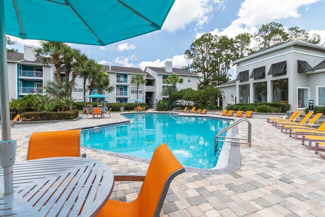 Building Photo - Victoria at Orange Park