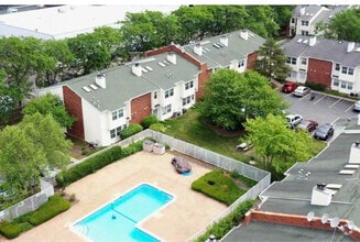 Building Photo - 1225 Wyndham Ct