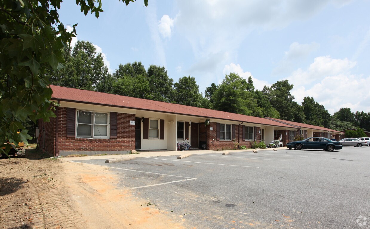 Primary Photo - 504-506 Lake Dr