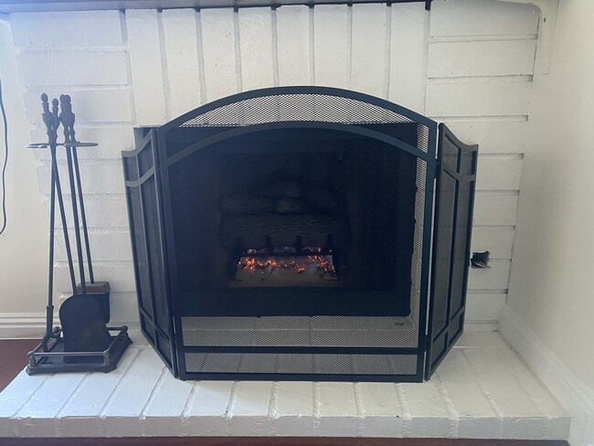 Foto del edificio - 660 N Dudley St