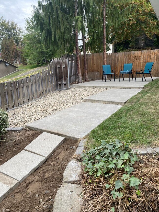 Foto del edificio - Johnson Duplex Apartments