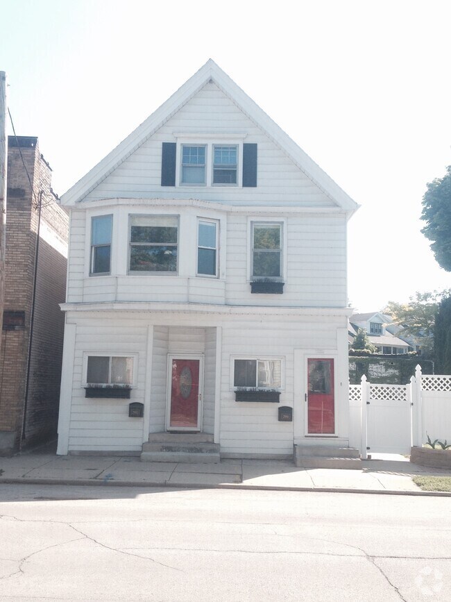 Building Photo - 2993 S Delaware Ave