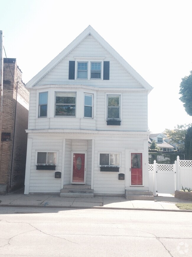 Building Photo - 2993 S Delaware Ave