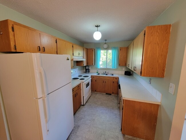 Building Photo - 9320-9374 74 Ave