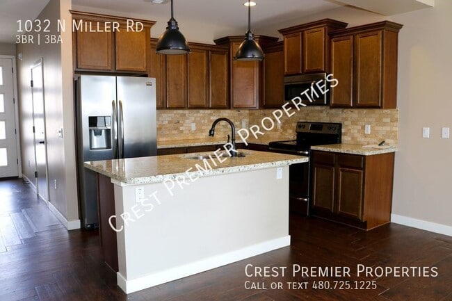 Building Photo - 1032 N Miller Rd