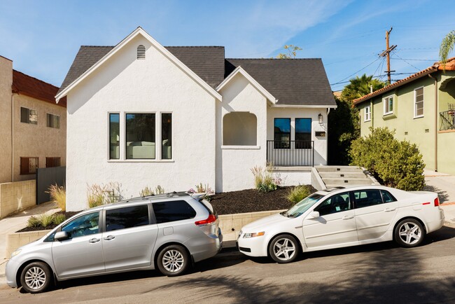 Building Photo - 951 Marview Ave