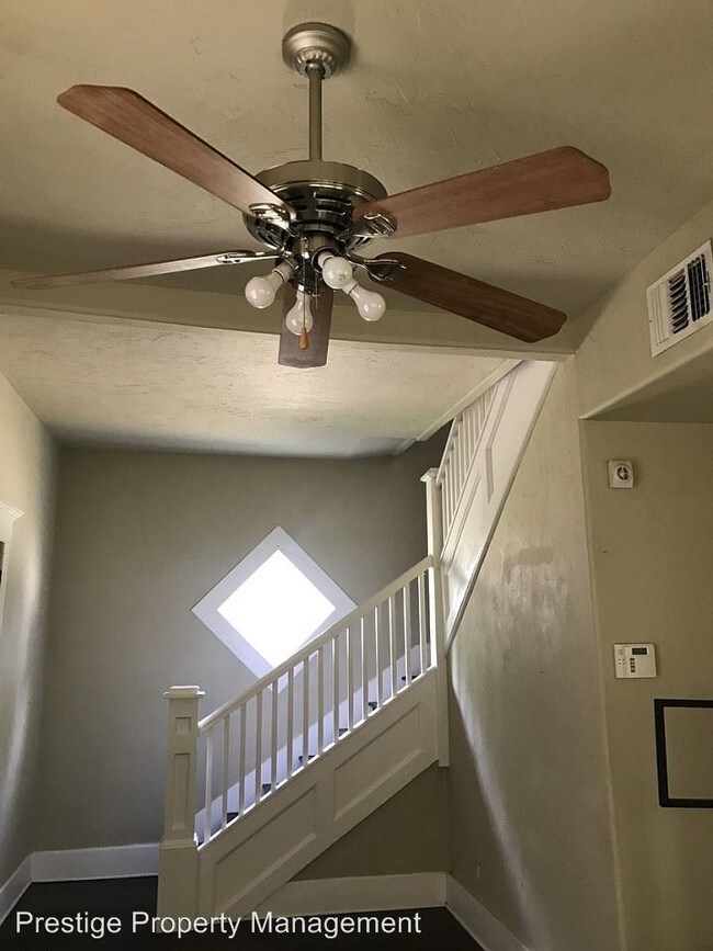 Foto del edificio - 402 N Jackson Ave