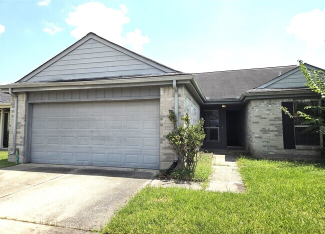 Foto del edificio - 13427 Juniper Point Dr