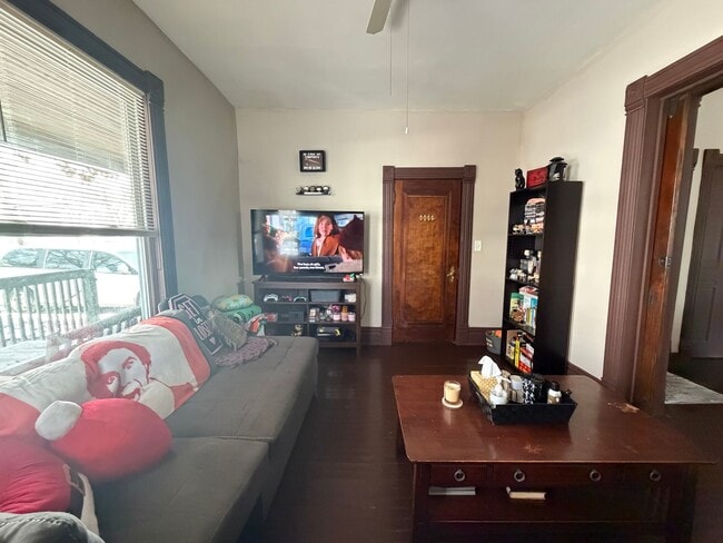 Building Photo - Spacious Three Bedroom Single Family near John Ball Zoo!