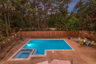 Building Photo - 211 Maple Path Pl