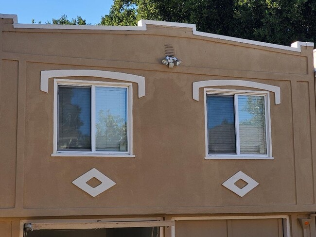 Photo - 1284 A St House