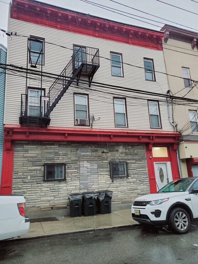 Primary Photo - 228 Old Bergen Rd