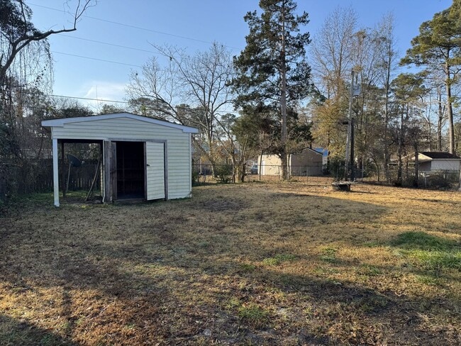 Foto del edificio - 115 Kenneth Blvd