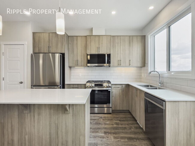 Building Photo - 50% OFF YOUR FIRST MONTHS RENT! INCREDIBLE...