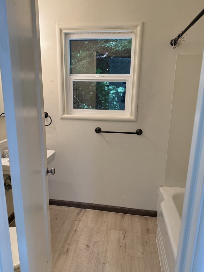 Foto del edificio - 1454 Beverly Dr