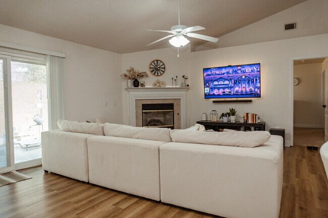 Foto del edificio - 641 Territory Ln