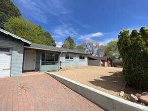 Building Photo - 3302 N Alta Vista Dr