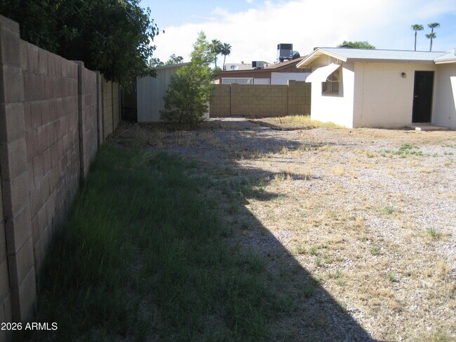 Foto del edificio - 11634 N 49th Ave