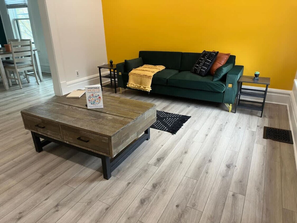 Foto principal - 315 W 4th Ave