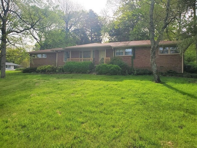Building Photo - 1043 Davidson Rd