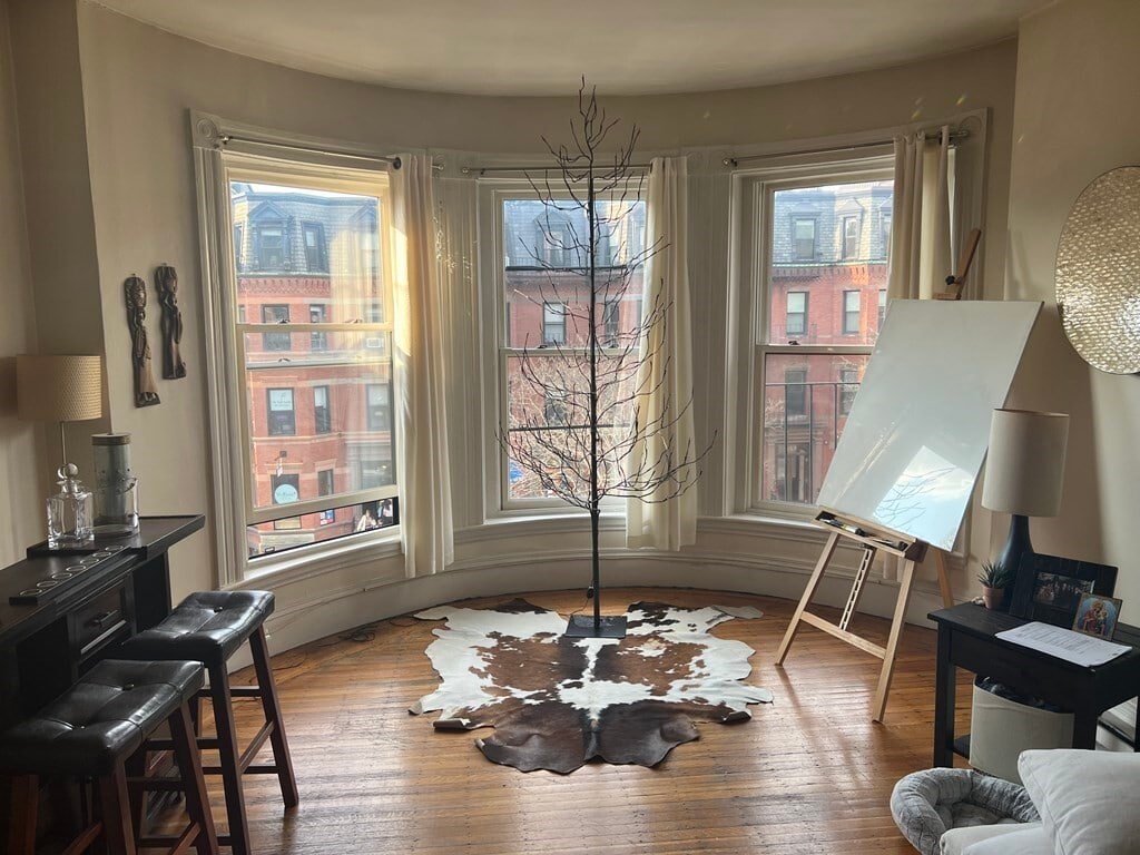 Primary Photo - 233 Newbury St