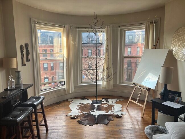 Building Photo - 233 Newbury St