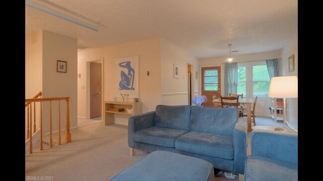 Building Photo - 710 Elizabeth Dr