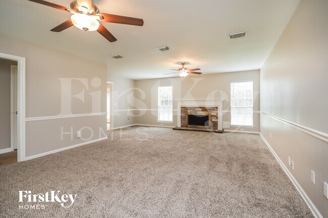 Foto del edificio - 4004 Ashwood Dr