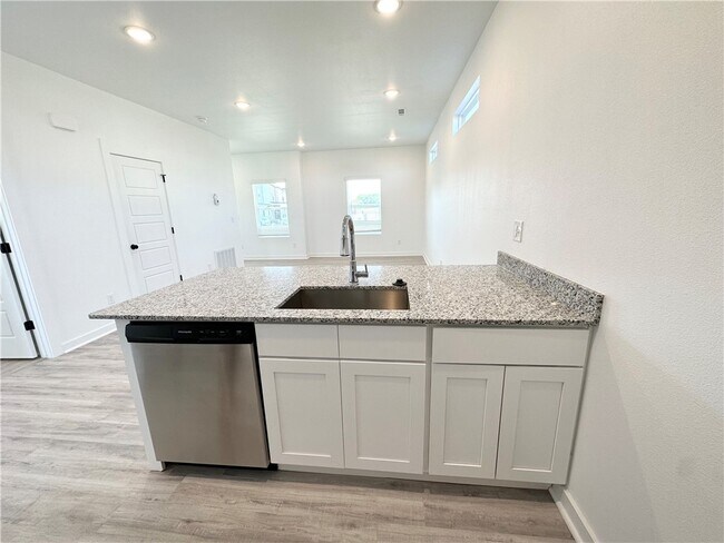 Building Photo - 1070 Boardwalk Ave