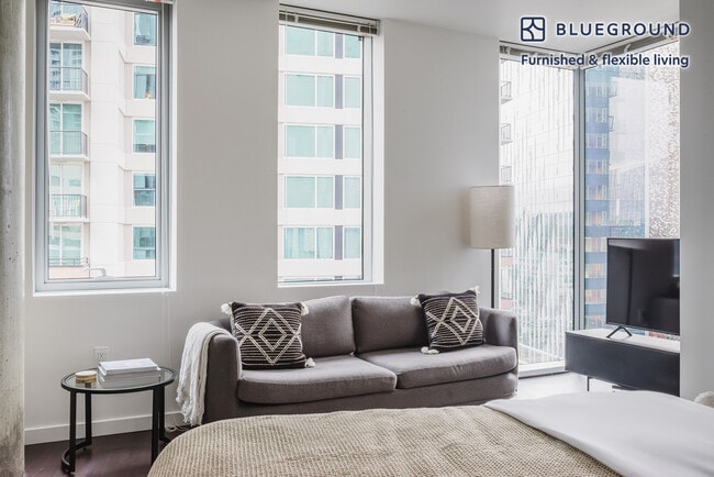 Foto del edificio - 288 106th Ave NE