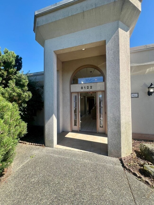 Building Photo - 8122 Coquitlam Pl
