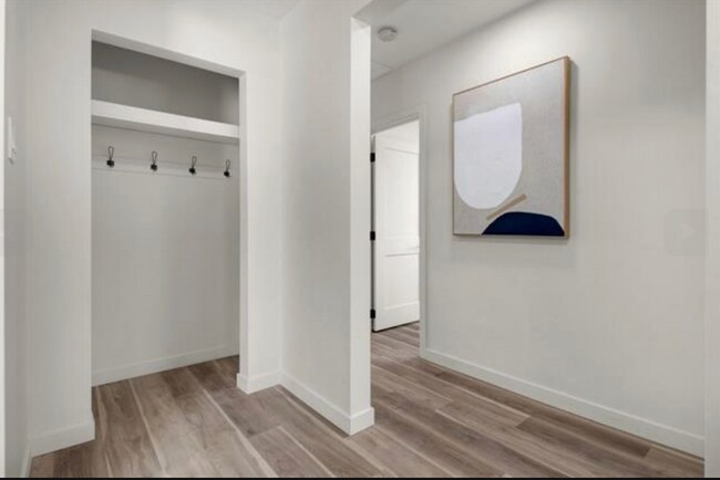 Photo du bâtiment - 7303 128 Av NW