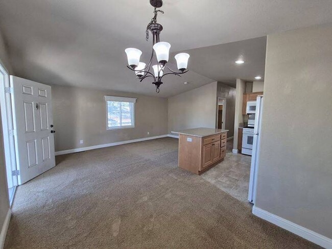 Building Photo - 1079 Mountain Shadows Blvd