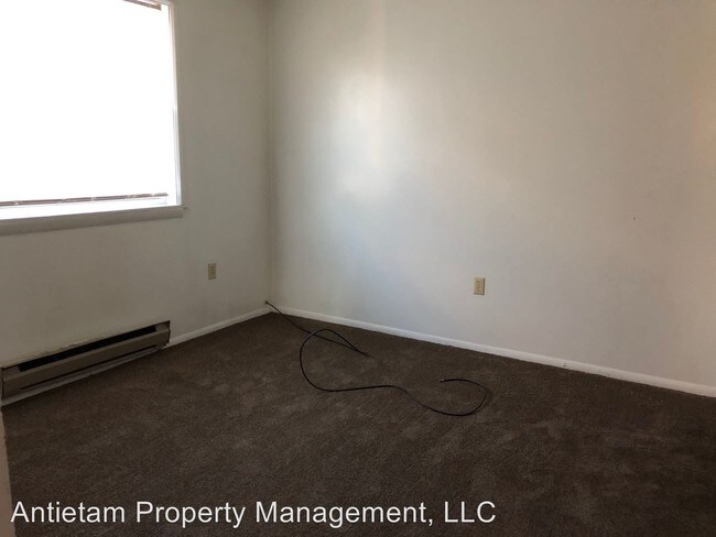 Building Photo - 318 S Mont Valla Ave