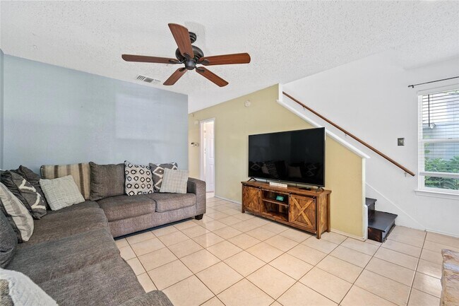 Foto del edificio - 16028 Stoneham Cir