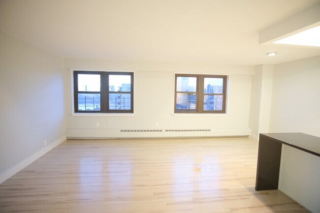 Building Photo - 260 Audubon Ave