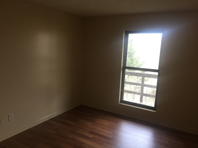 Building Photo - Robinwood Apartments