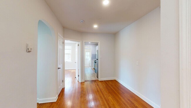 Foto del edificio - 1549 Montana Ave NE