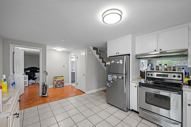 Foto del edificio - Gorgeous Three Bedroom home  in Sunnyside!