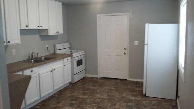 Foto del edificio - 2 bedroom 1 bath house in Stilwell