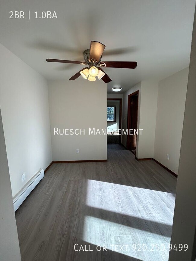 Building Photo - Charming 2 Bedroom 1 Bathroom Upper