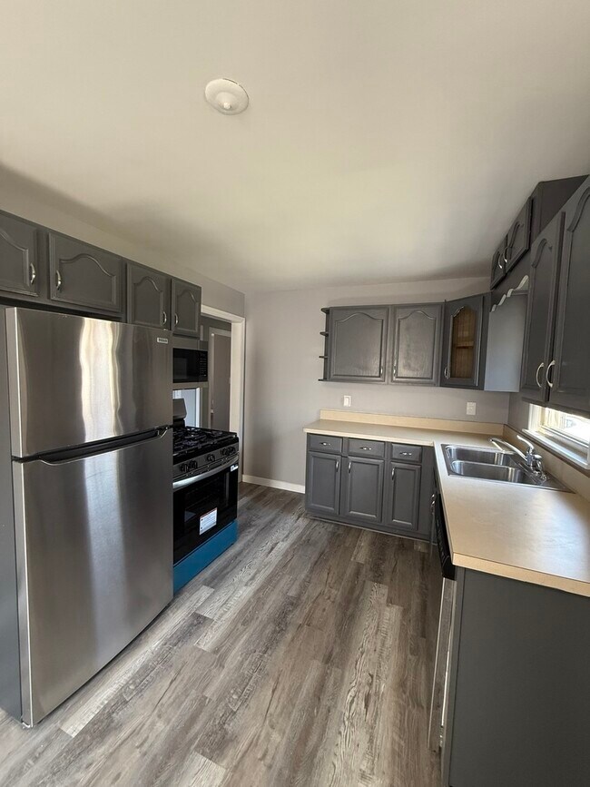 Foto del edificio - 18343 Oakwood Ave