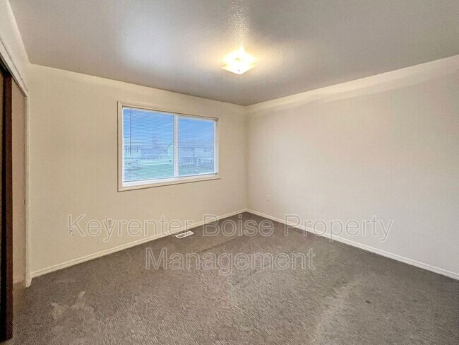Foto del edificio - 252 Elbridge St E