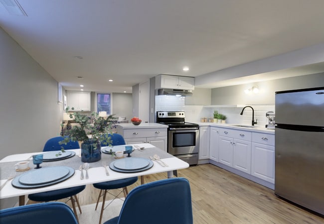 Building Photo - 1 Bed / 1 Bath Basement Apartment for Rent...