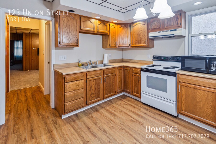 Cozy 1 bedroom home AVAILABLE NOW! Apartment for Rent in Taylor, PA