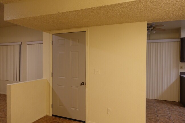 Building Photo - 2569 N Palo Santo Dr