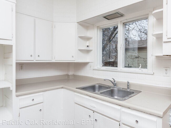 Foto del edificio - 5 br, 1 bath House - 844 W 22nd St